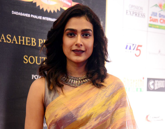 Aakanksha Singh Pictures